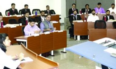 आईआईएम रायपुर में प्रारंभिक करियर अधिकारियों का नेतृत्व विकास कार्यक्रम