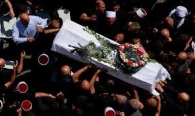 गोलान हाइट्स हमला: मृतकों को विदा देने पहुंचे हज़ारों लोग, अंतरराष्ट्रीय जगत ने संयम बरतने की अपील की