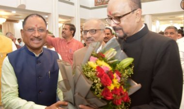 मुख्यमंत्री श्री विष्णु देव साय ने नवनियुक्त राज्यपाल श्री रमेन डेका को शपथग्रहण पर बधाई दी।