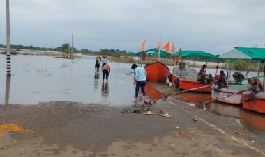 सरदार सरोवर के गेट खोलने से नर्मदा बैकवाटर में कमी:इंदिरा सागर, ओंकारेश्वर बांध के साथ सरदार सरोवर से भी छोड़ा जा रहा