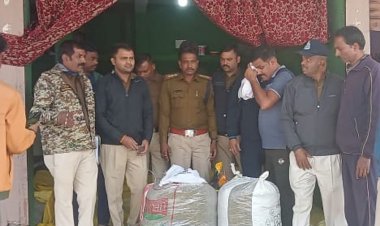 सिवनी में कार से 80 किलो गांजा बरामद:डूंडा सिवनी और धनोरा पुलिस की कार्रवाई, आरोपी घटनास्थल से फरार, मामला दर्ज