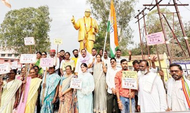 कांग्रेस ने निकाली संविधान रक्षक रैली