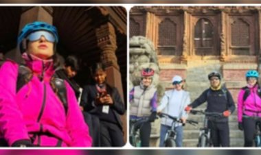 दोस्तों संग काठमांडू की सड़कों पर साइकिलिंग करती दिखीं मनीषा कोइराला