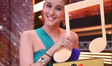 'सारेगामापा' की विजेता बनीं श्रद्धा मिश्रा, बोलीं ये सपने के सच होने जैसा