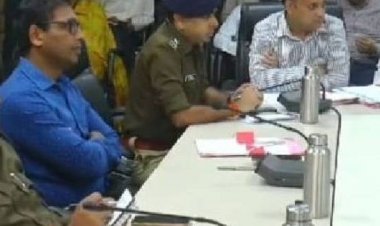 शांति व्यवस्था और भाईचारे के साथ मनाएं त्यौहार:इंदौर में शांति समिति की बैठक; धर्मगुरुओं ने ट्रैफिक, सफाई, सुरक्षा, नशाखोरी को लेकर दिए सुझाव