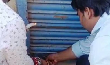 रतलाम में बकायेदारों की पांच दुकानें सील:किराया नहीं चुकाने पर निगम ने की कार्रवाई, 3.88 लाख वसूले