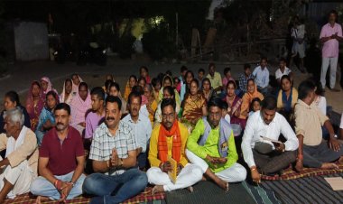 मां के जगराता मैं भजन कीर्तन का आयोजन