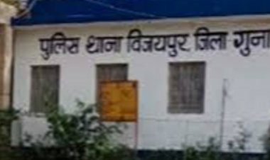 8 क्विंटल सोयाबीन सहित ट्यूबवेल का 300 फीट वायर चोरी:गुना में गैरेज से रोजाना निकालता था एक बोरी; मालिक के CCTV लगवाने पर पकड़ाया