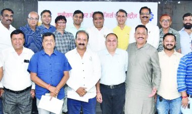 महाकाल मंदिर की छत में आग की सूचना:सोलर पैनल के कंट्रोल और बैटरी में आग से लाखों का नुकसान