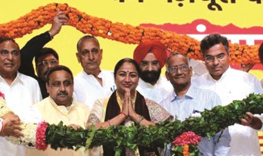 व्यापारिक योगदान और समर्पित सेवाओं के लिए कैट राष्ट्रीय अध्यक्ष दिल्ली सीएम से सम्मानित