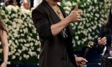 मेट गाला 2025 में शाहरुख़ ख़ान का डेब्यू, और कौन से बॉलीवुड स्टार पहुंचे