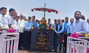 एनएमडीसी बचेली में भूवैज्ञानिक प्रमथ नाथ बोस का जन्मदिवस समारोह