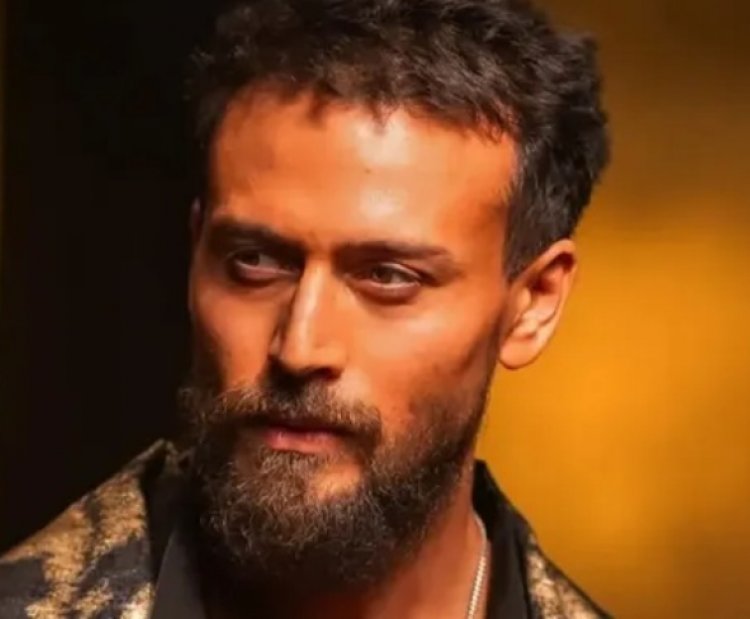 समदंर किनारे दौड़े टाइगर श्रॉफ, फिटनेस देख फैंस बोले- 'एकदम कड़क'