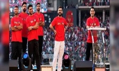 रॉयल चैलेंजर्स बेंगलुरु ( RCB) की विक्ट्री परेड के दौरान चिन्नास्वामी स्टेडियम के पास अचानक मची भगदड़.