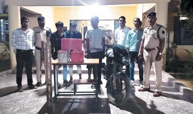 चोरी के 4 आरोपी गिरफ्तार