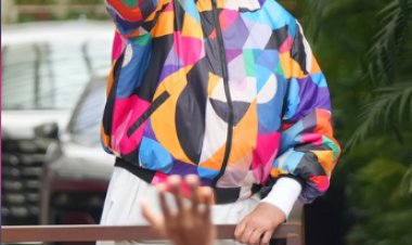 सिर्फ 20 रुपये में 'शोले', अमिताभ बच्चन ने दिखाया फिल्म का पुराना टिकट