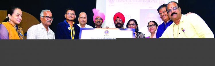 नर्मदापुरम-इटारसी में 4 घंटे की बारिश से बाढ़ जैसे हालात:खर्रा नदी उफान पर, जामनी गांव बना टापू; सब स्टेशन में घुसा 4 फीट पानी
