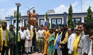 उत्साह के साथ मना विश्व आदिवासी दिवस