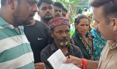 छतरपुर बताशा फैक्ट्री में आग, 5 लाख का नुकसान:व्यापारी महासंगठन अध्यक्ष लालवानी पर आरोप; कुशवाहा समाज ने थाने में दर्ज कराई शिकायत