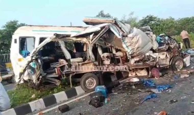 काशी दर्शन कर लौट रहे श्रद्धालुओं की बस हादसे का शिकार, 4 की मौत