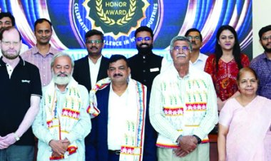 रायपुर की विशिष्ट प्रतिभाओं को इश्रे रायपुर का सम्मान