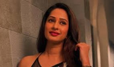 सीरियल 'पवित्र रिश्ता' फ़ेम अभिनेत्री प्रिया मराठे की कैंसर से मौत