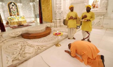 सीएम योगी ने हनुमानगढ़ी में लगाई हाजिरी, रामलला के श्रीचरणों में झुकाया शीश