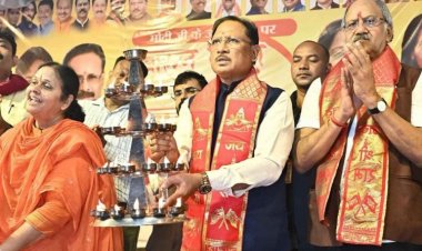 मुख्यमंत्री श्री साय खारुन मईया समरसता भव्य महाआरती में हुए शामिल.