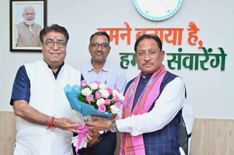 मुख्यमंत्री श्री विष्णु देव साय से ट्रिपल आई टी नया रायपुर के निदेशक प्रोफेसर ओमप्रकाश व्यास ने की सौजन्य मुलाकात