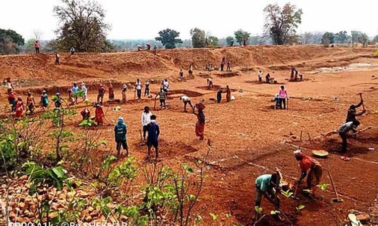 मुख्यमंत्री डॉ. मोहन यादव के नेतृत्व में मनरेगा की उल्लेखनीय उपलब्धि