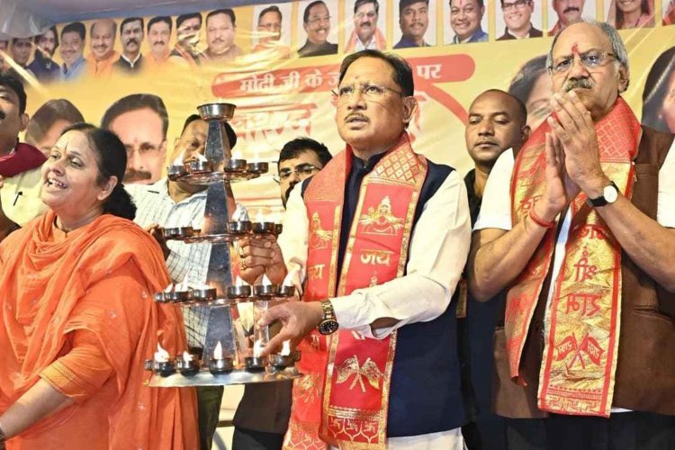 मुख्यमंत्री श्री साय खारुन मईया समरसता भव्य महाआरती में हुए शामिल.