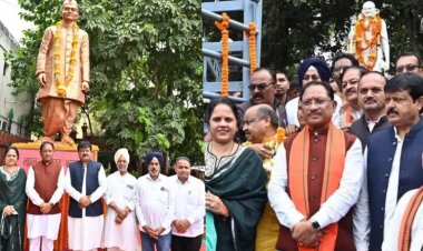 मुख्यमंत्री श्री विष्णुदेव साय ने राष्ट्रपिता महात्मा गांधी और पूर्व प्रधानमंत्री श्री लाल बहादुर शास्त्री की प्रतिमा पर किया माल्यार्पण.