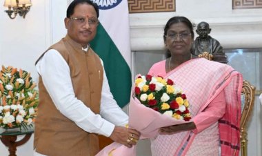 मुख्यमंत्री विष्णुदेव साय ने नई दिल्ली में राष्ट्रपति द्रौपदी मुर्मू से की सौजन्य भेंट.