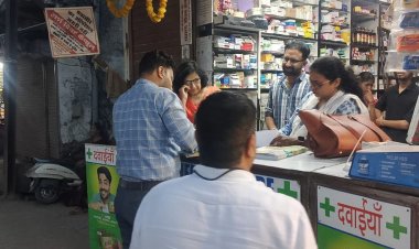 सतना में फार्मासिस्ट नहीं मिलने पर तीन मेडिकल स्टोर सील:एसडीएम की मौजूदगी में ड्रग इंस्पेक्टर ने की कार्रवाई, बिना फार्मासिस्ट दवा बेचने पर सख्ती