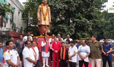 सरदार वल्लभभाई पटेल की प्रतिमा पर CM साय ने किया माल्यार्पण.