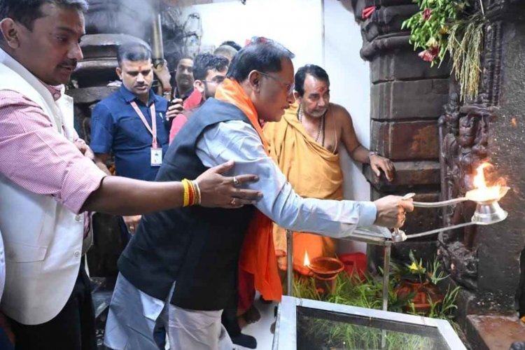 मुख्यमंत्री श्री विष्णु देव साय ने रतनपुर महामाया मंदिर में नवरात्रि पर की पूजा अर्चना