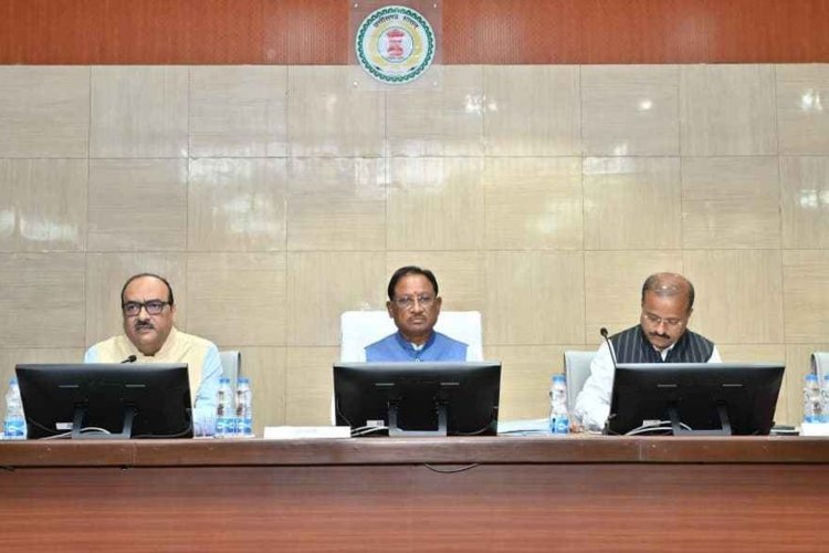 मुख्यमंत्री श्री विष्णु देव साय ने कलेक्टर्स कॉन्फ्रेंस में दिखाई सख्ती.