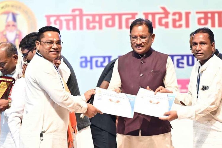 मुख्यमंत्री श्री विष्णु देव साय छत्तीसगढ़ प्रदेश मानिकपुरी पनिका समाज के शपथ ग्रहण एवं दीपावली मिलन समारोह में हुए शामिल