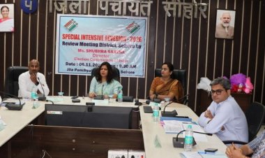 मतदाता सूची शुद्धिकरण की तैयारियों की निदेशक ने की समीक्षा:सीहोर में बोलीं- एक भी पात्र मतदाता न छूटे, पारदर्शिता सर्वोच्च प्राथमिकता