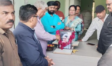 कांग्रेस बोली-इंदिरा गांधी महिलाओं के सशक्तिकरण की प्रेरणास्रोत:नेपानगर में इंदिरा गांधी की 108वीं जयंती मनाई, बैस बोले-शोषितों का उत्थान किया