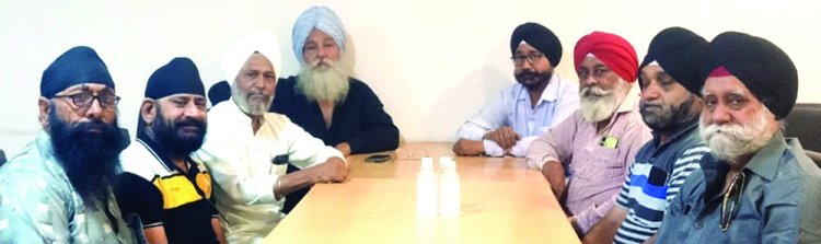 सिख गुरुओं के त्याग और बलिदान के नमन और वंदे मातरम से गूंजा वातावरण