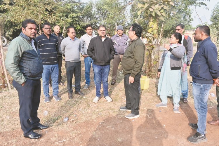 आयुक्त ने आईटीआई ग्राउण्ड और छावनी मुक्तिधाम का किया निरीक्षण