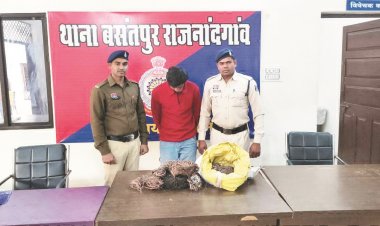 30 बंडल केबल वायर खरीदने वाला कबाड़ी गिरफ्तार