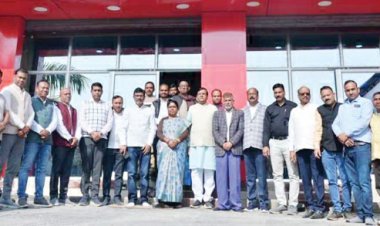 वैदिक मंत्रोच्चार के साथ रेडक्रास कार्यालय का शुभारंभ