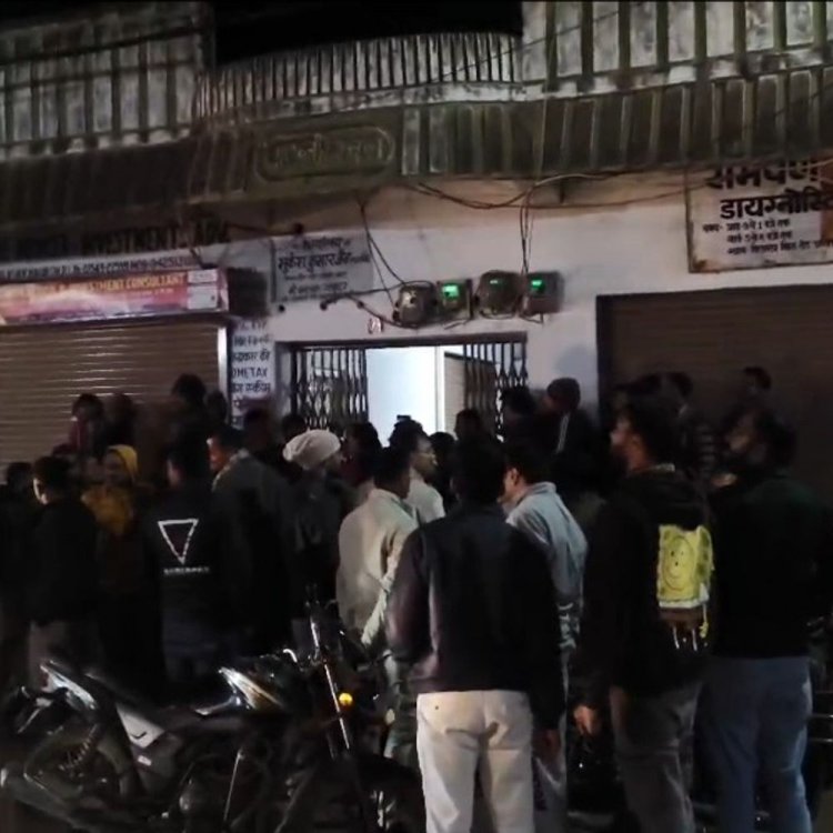 जैन मुनि सुधा सागर जी पर अशोभनीय टिप्पणी:आरोपी युवक के घर के बाहर जमा हुए लोग, FIR दर्ज