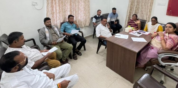 हड़ताली पार्षद की सीएमओ के साथ बैठक  बेनतीजा, पीआईसी से सभी एजेण्डा पास