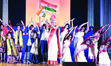 सेंट थॉमस इंग्लिश मीडियम स्कूल वार्षिक समारोह में समृद्ध भारत की सांस्कृतिक विविधता झलकी