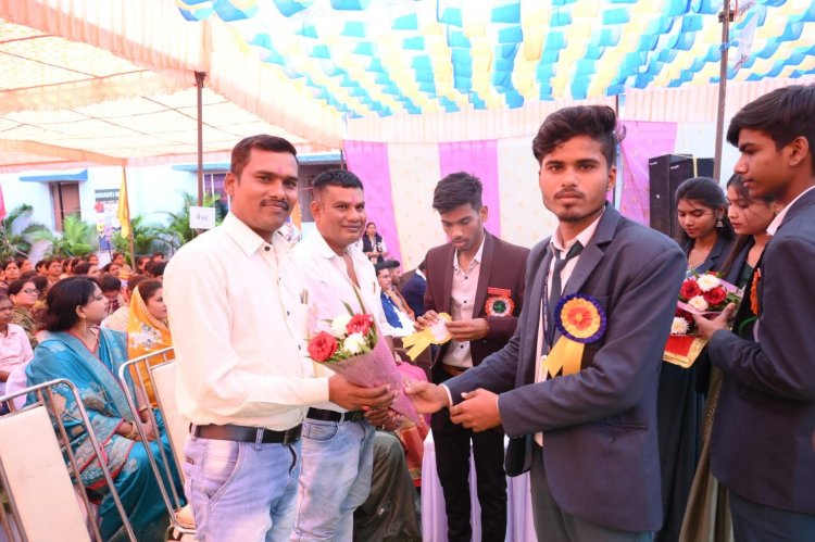 दीपशिखा विद्यालय में वार्षिकोत्सव-पुरस्कार वितरण समारोह