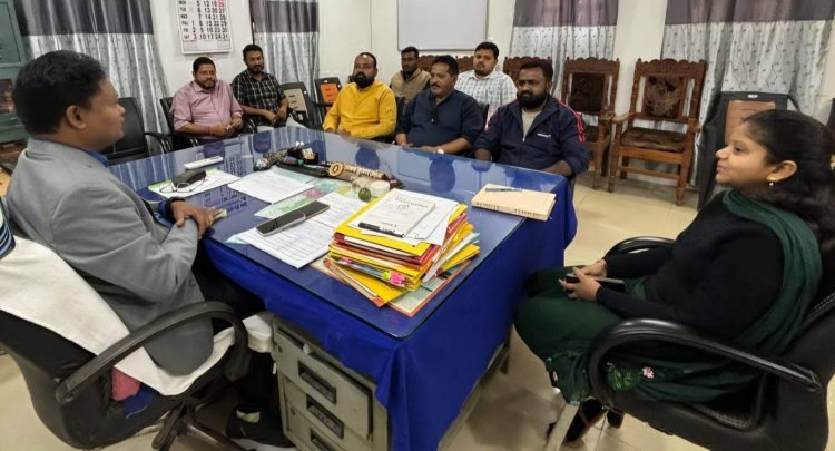 राजनीतिक दलों के प्रतिनिधियों को दावा-आपत्ति निराकरण  की दी जानकारी