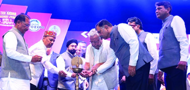 राडा ऑटो एक्सपो-2026 शुरू, सीएम साय ने महिन्द्रा की कार, यामाहा की बाइक लांच किया